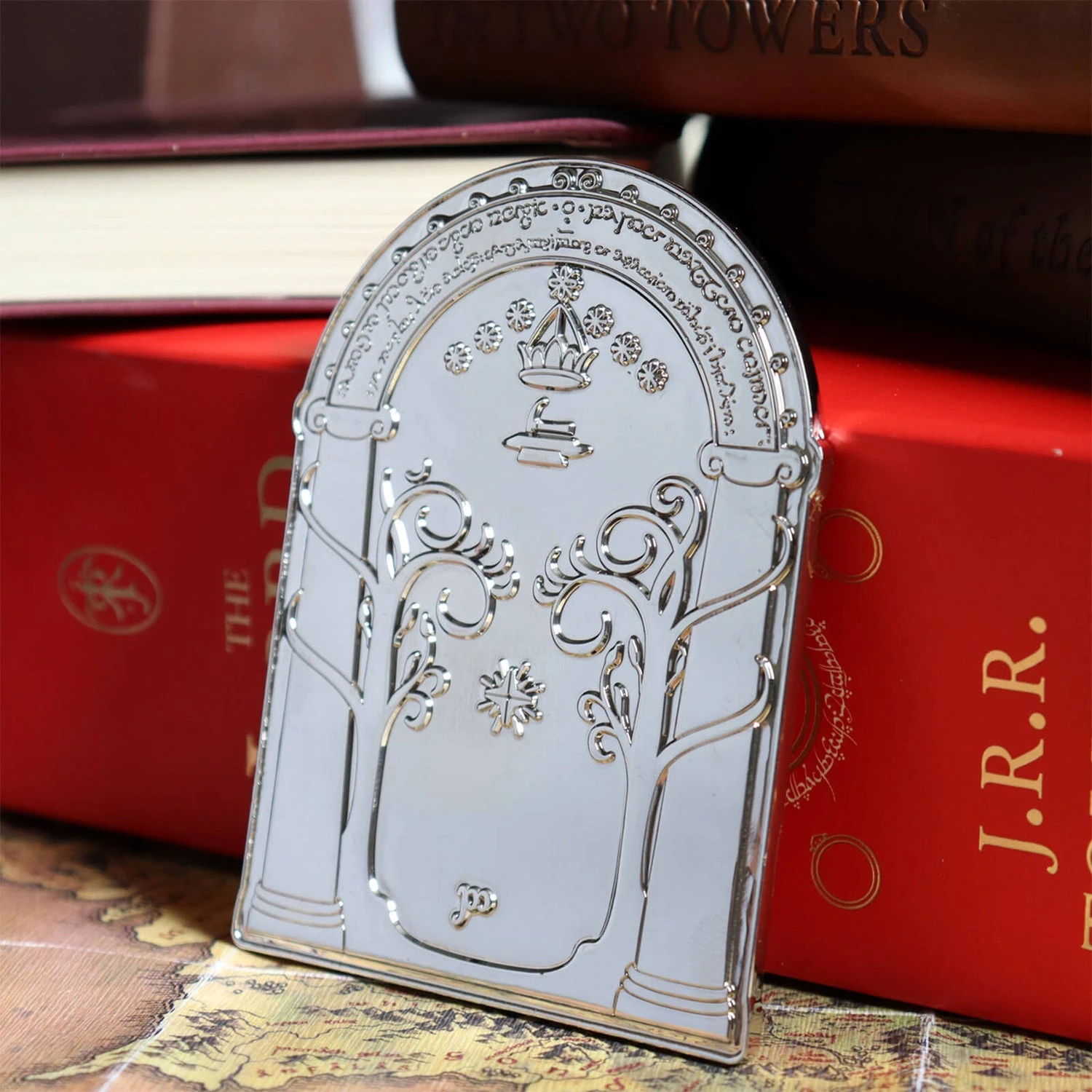 Lord Of The Rings Collector's Crate - 3 Exclusive Items Included 4 Lord Of The Rings Collector's Crate - 3 Exclusive Items Included - Image 2