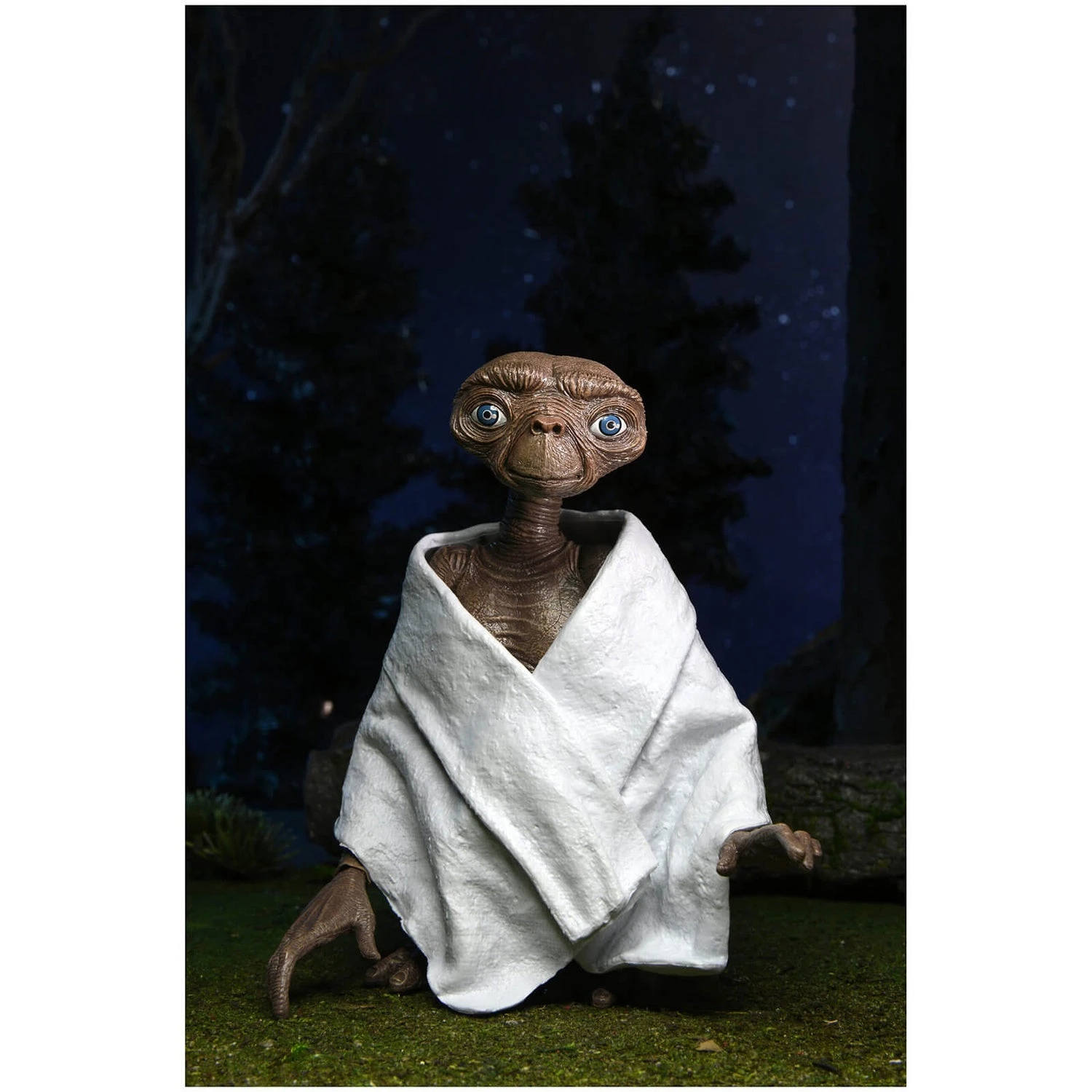 NECA E.T. The Extra-Terrestrial 40th Anniversary Ultimate E.T. 7 Inch Scale Action Figure 4 NECA E.T. The Extra-Terrestrial 40th Anniversary Ultimate E.T. 7 Inch Scale Action Figure - Image 2