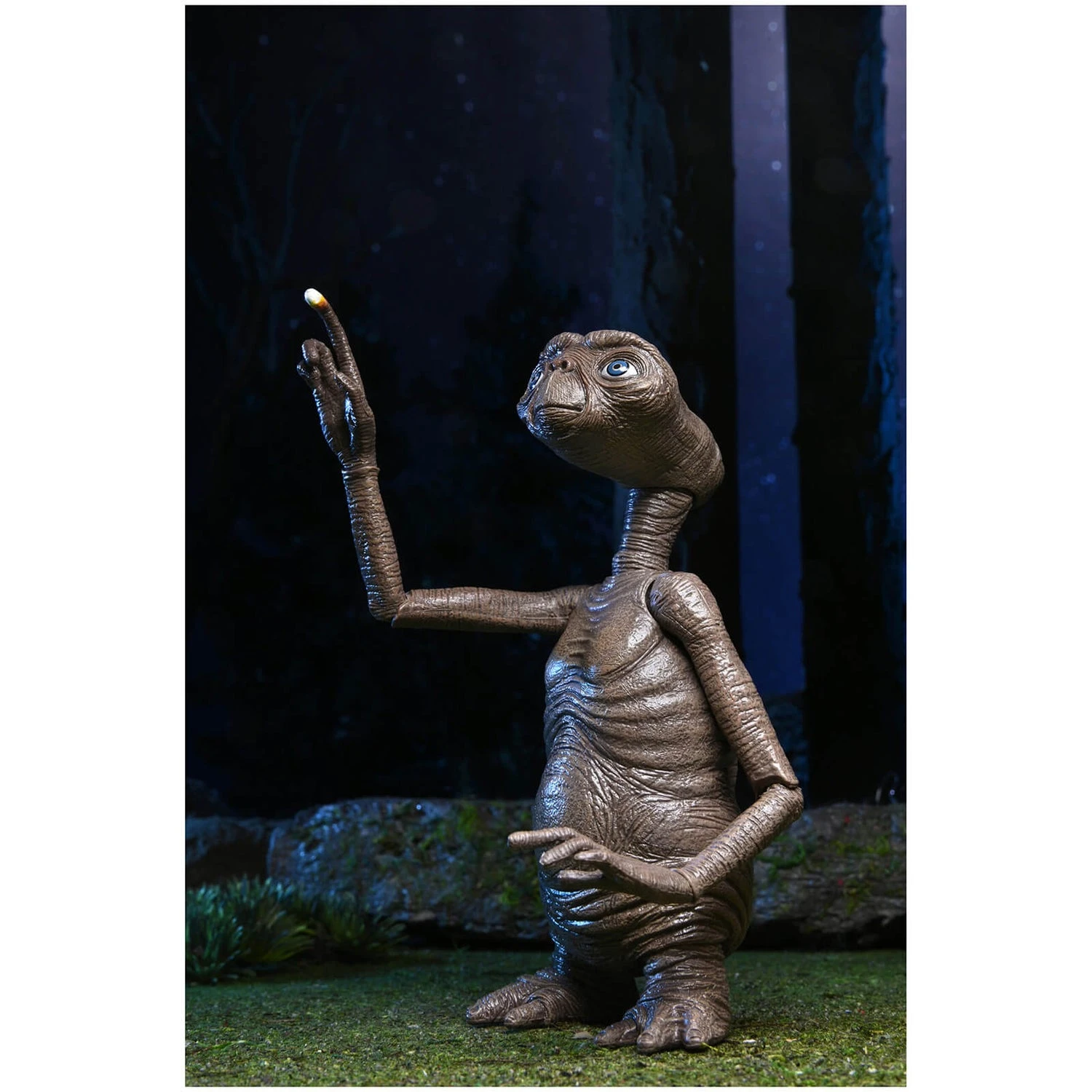 NECA E.T. The Extra-Terrestrial 40th Anniversary Ultimate E.T. 7 Inch Scale Action Figure 8 NECA E.T. The Extra-Terrestrial 40th Anniversary Ultimate E.T. 7 Inch Scale Action Figure - Image 6